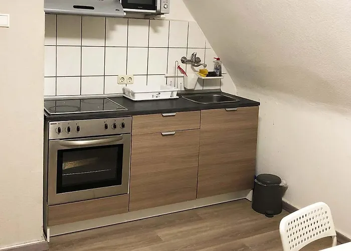 Cosy Three With Flatscreen Tv *